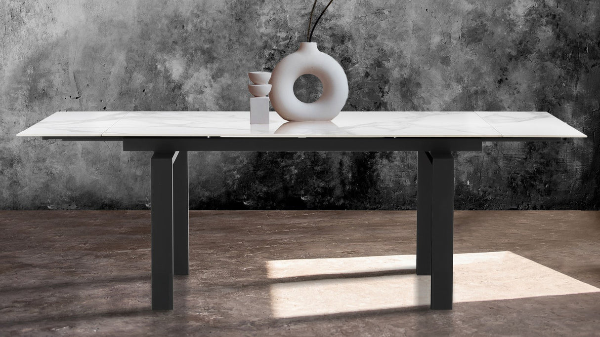 Tavolo KONNIE in marmo